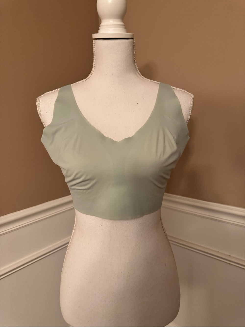 Bali Comfort Revolution Wire-Free Bra Size XL Sage Green

No pads included